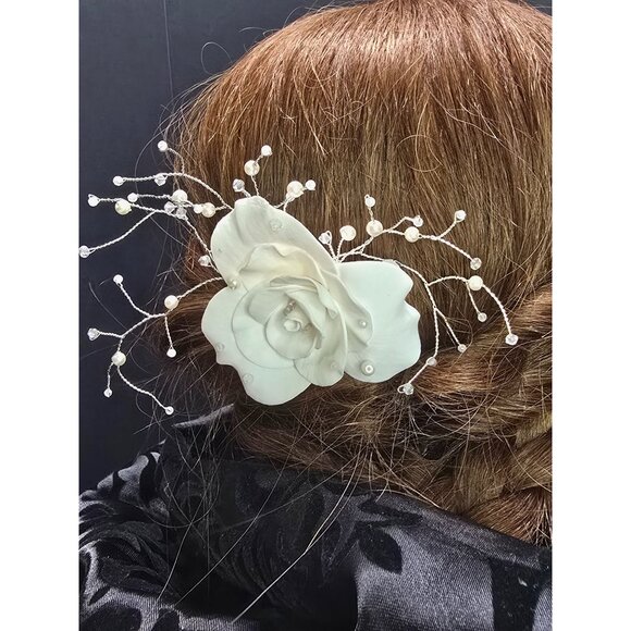 Elegant Handcrafted Glass Pearl Moonstone and Rose Quartz White Rose Hair comb - Picture 3 of 9